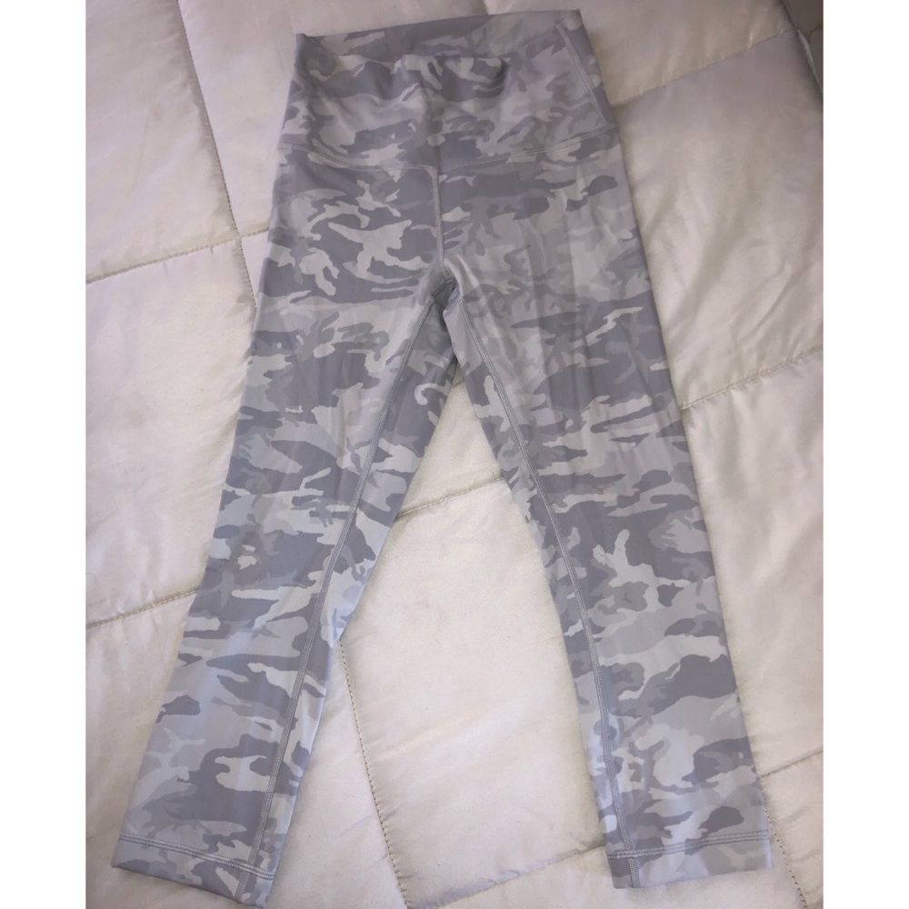 Lululemon Wunder Under Ribbed Crop 23”